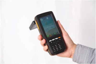 Az RFID szkennelési technológia és a hagyományos vonalkód-technológia közötti különbség