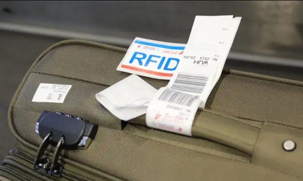 RFID forradalom a légi közlekedésben: Az elveszett poggyász problémájának megoldása intelligens poggyászrendszerekkel