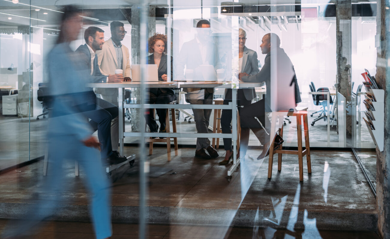 Zökkenőmentes hozzáférés, intelligensebb vezérlés: Az RFID újraértelmezi a vállalati biztonságot és a munkaerő mobilitását